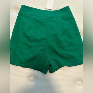 Super cute green shorts! Perfect for dress up or casual! Size small, new
